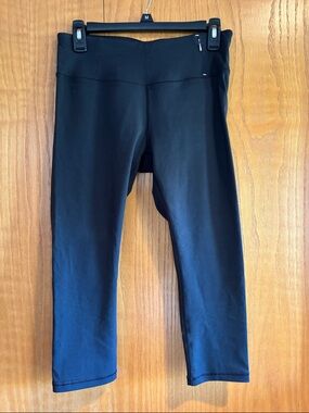 Calia by Carrie Underwood, black leggings, medium